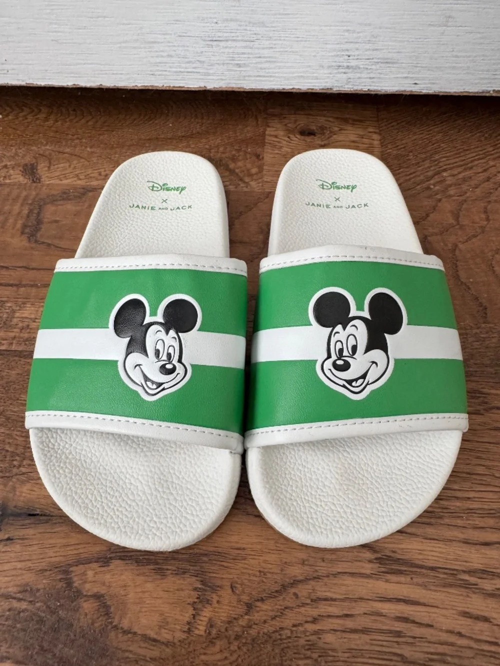 New Janie And Jack X Disney Kelly Green Mickey Mouse Pool Slides Size 9